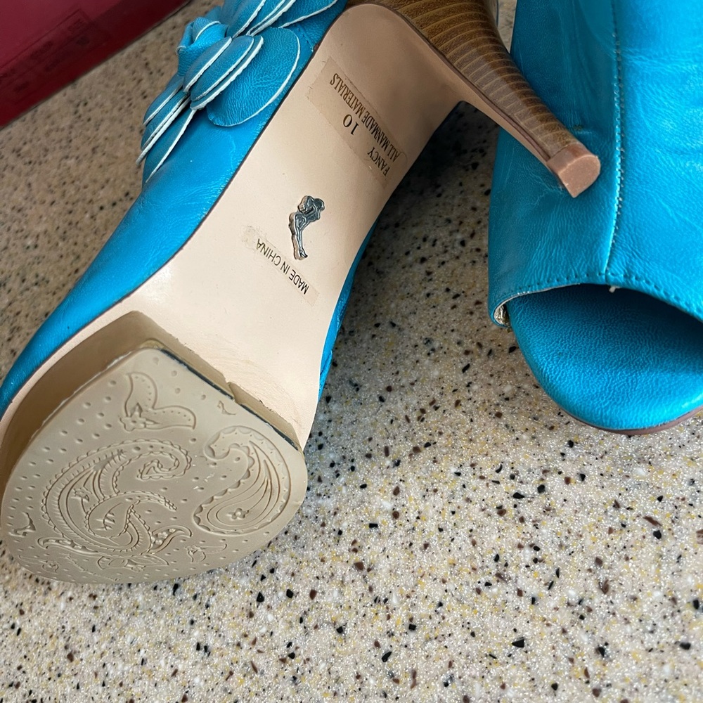 Turquoise blue heels soft faux leather material